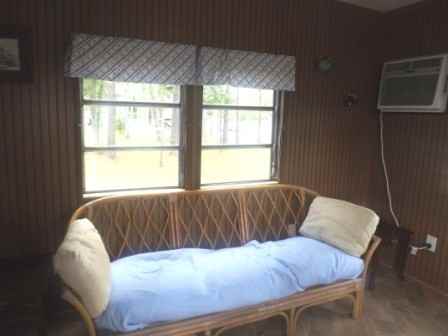 401 Silverwood Rd - Photo 2 of 9