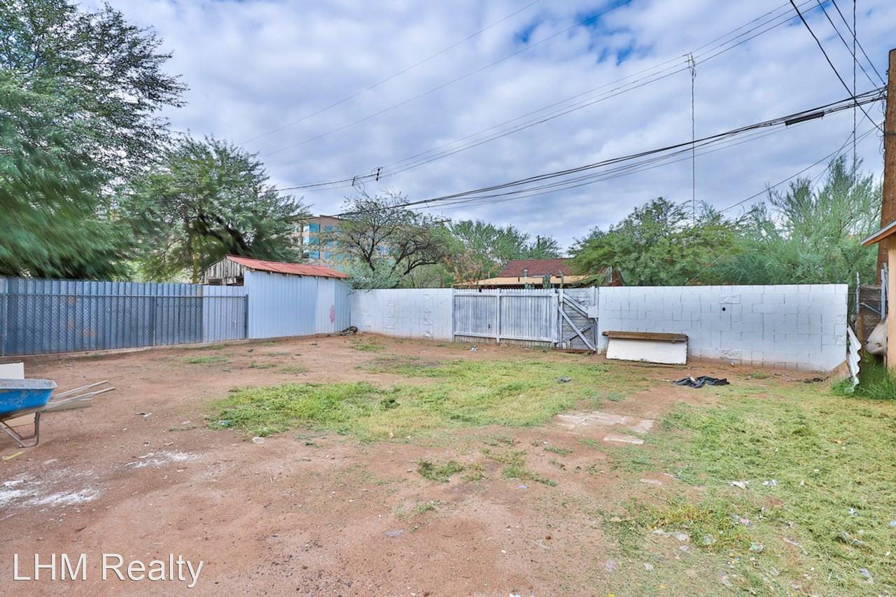 126 N 10th Ave - Photo 3 of 9