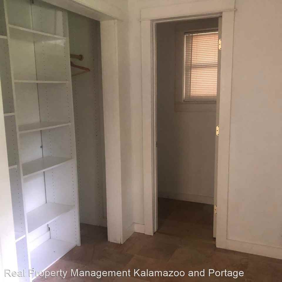 1510 N Church St - Photo 3 of 9