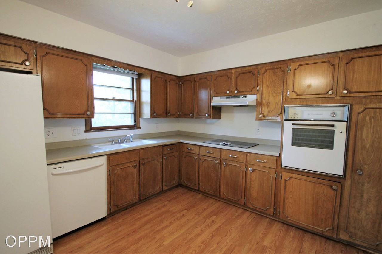 5312 S 106th St - Photo 3 of 23