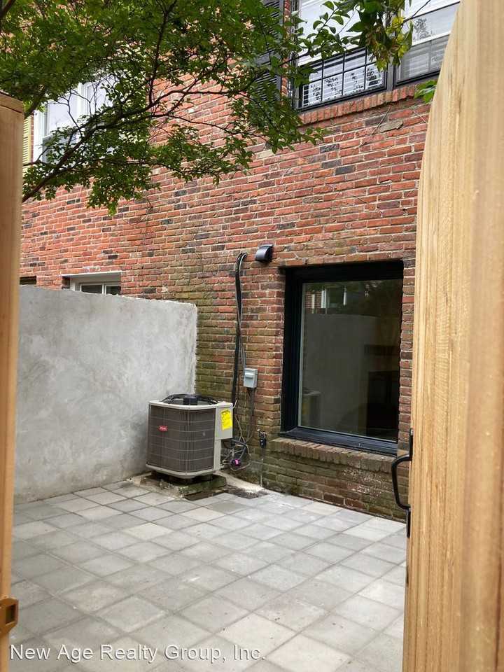 408 S Croskey St #C - Photo 3 of 22