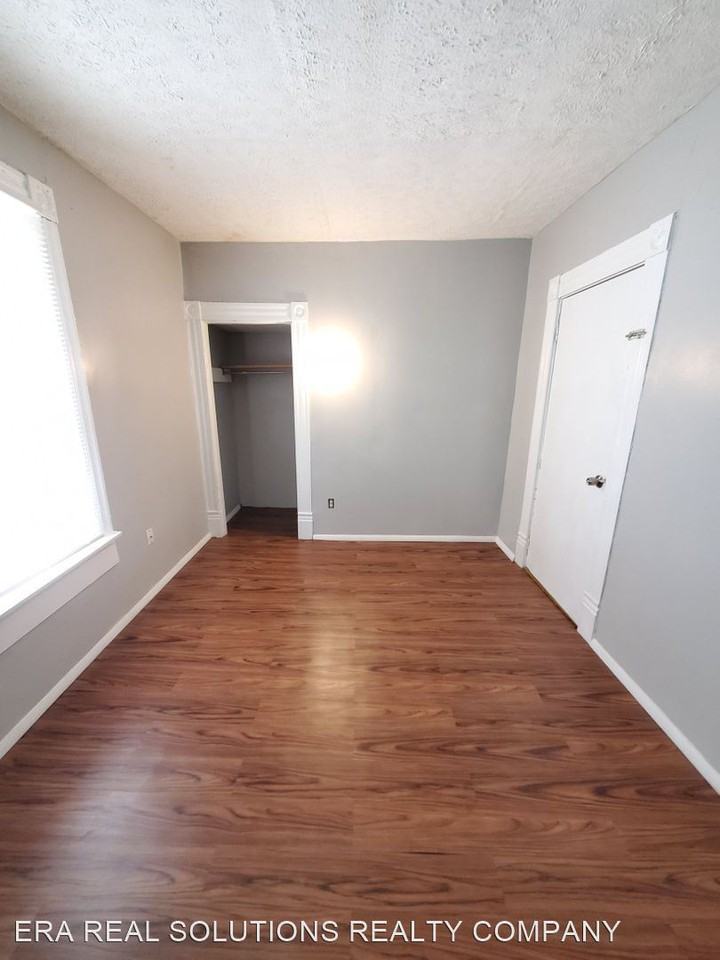 575-577 E Starr Ave. - Photo 2 of 3