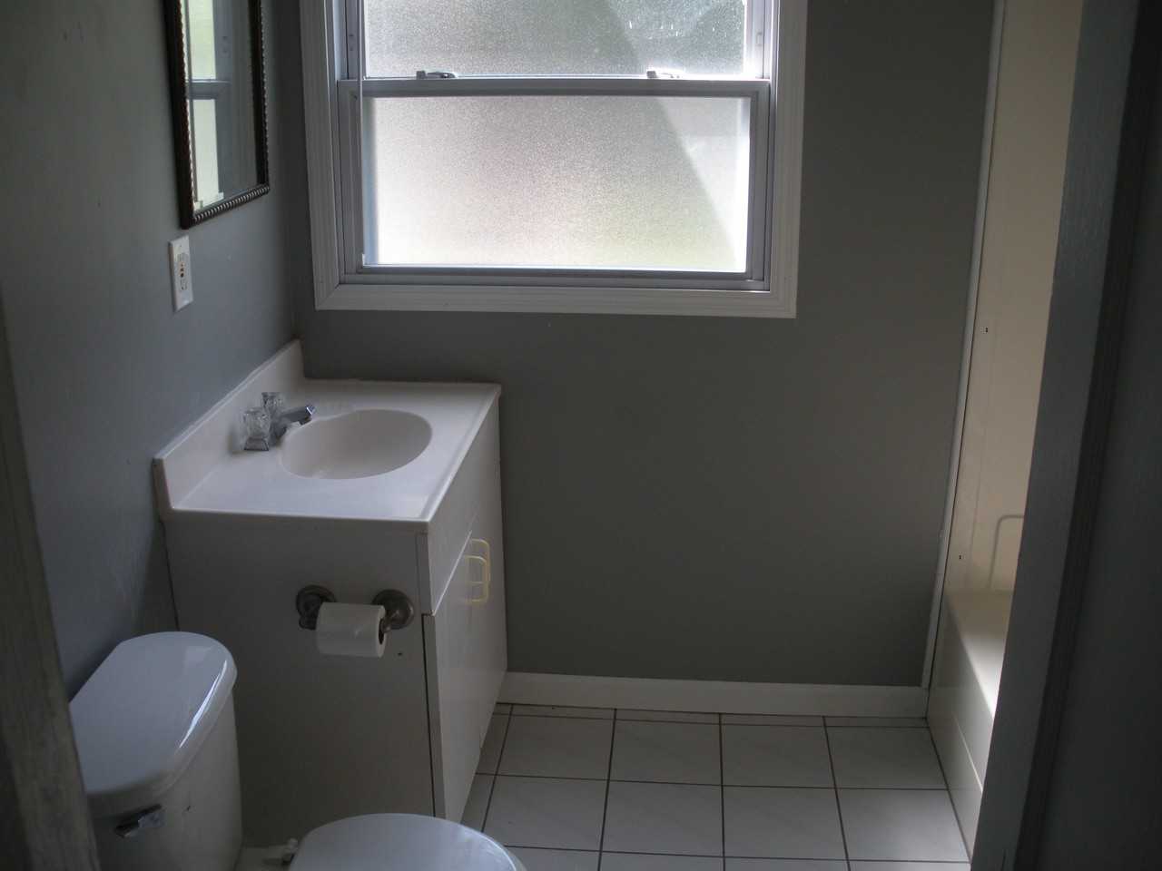 409 S 15th St - Photo 3 of 10