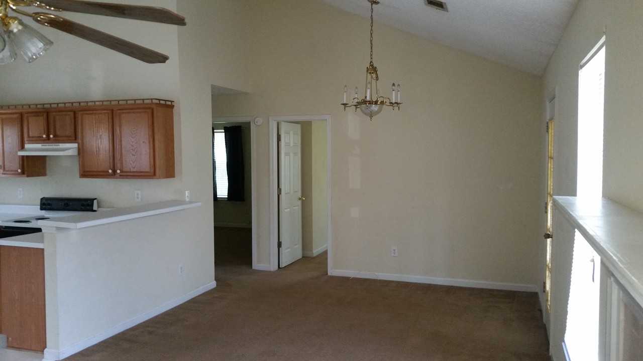 1187 Foxwood Dr - Photo 6 of 11