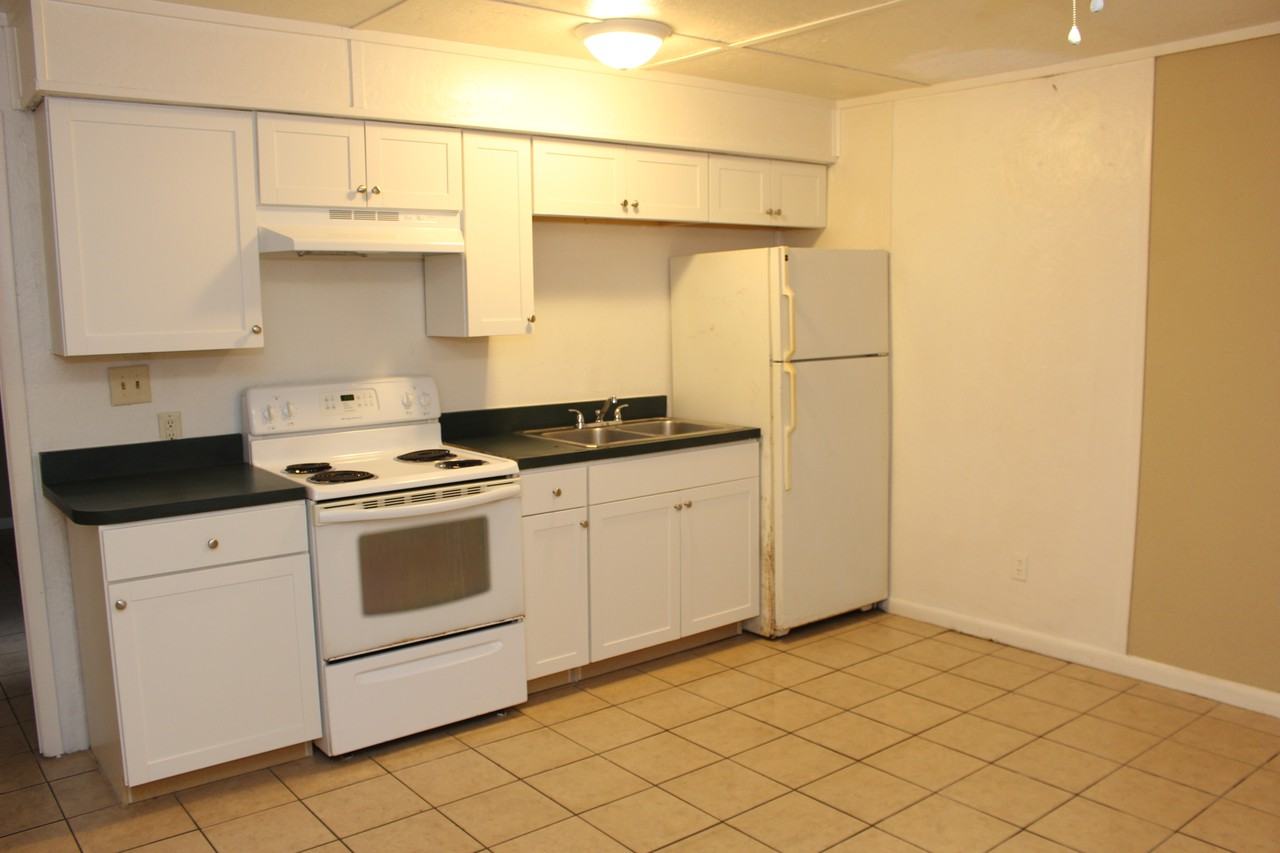 816 Ne 19th St - Photo 2 of 6