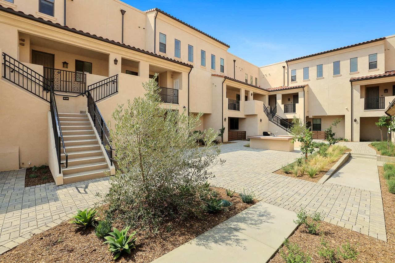 8951 Monte Vista Ave - Photo 5 of 13