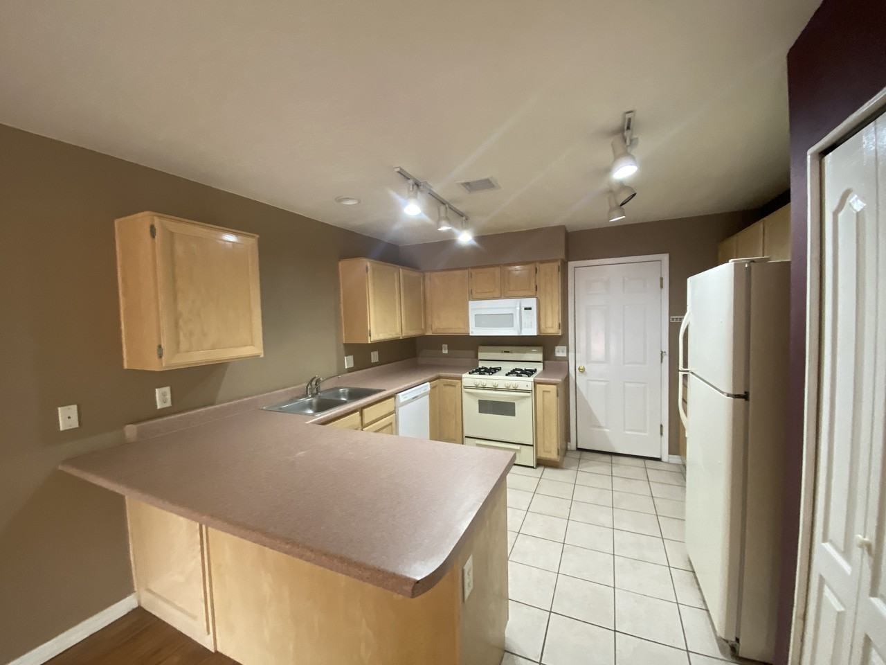 5324 E Boulder Run Dr - Photo 2 of 15