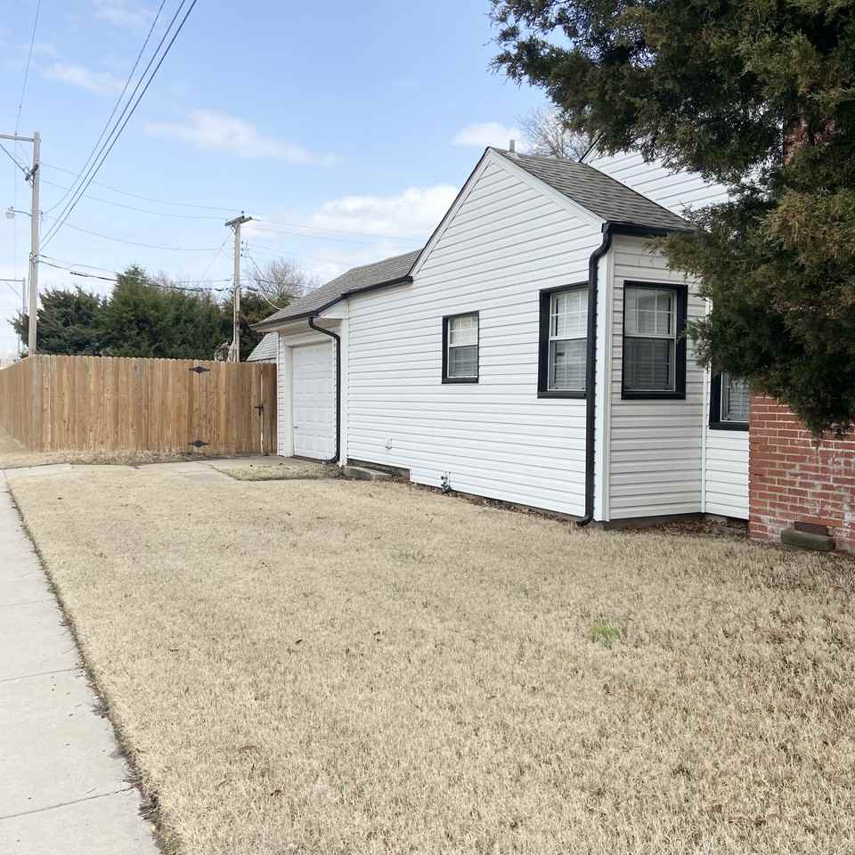 2803 E 1st Pl - Photo 2 of 24