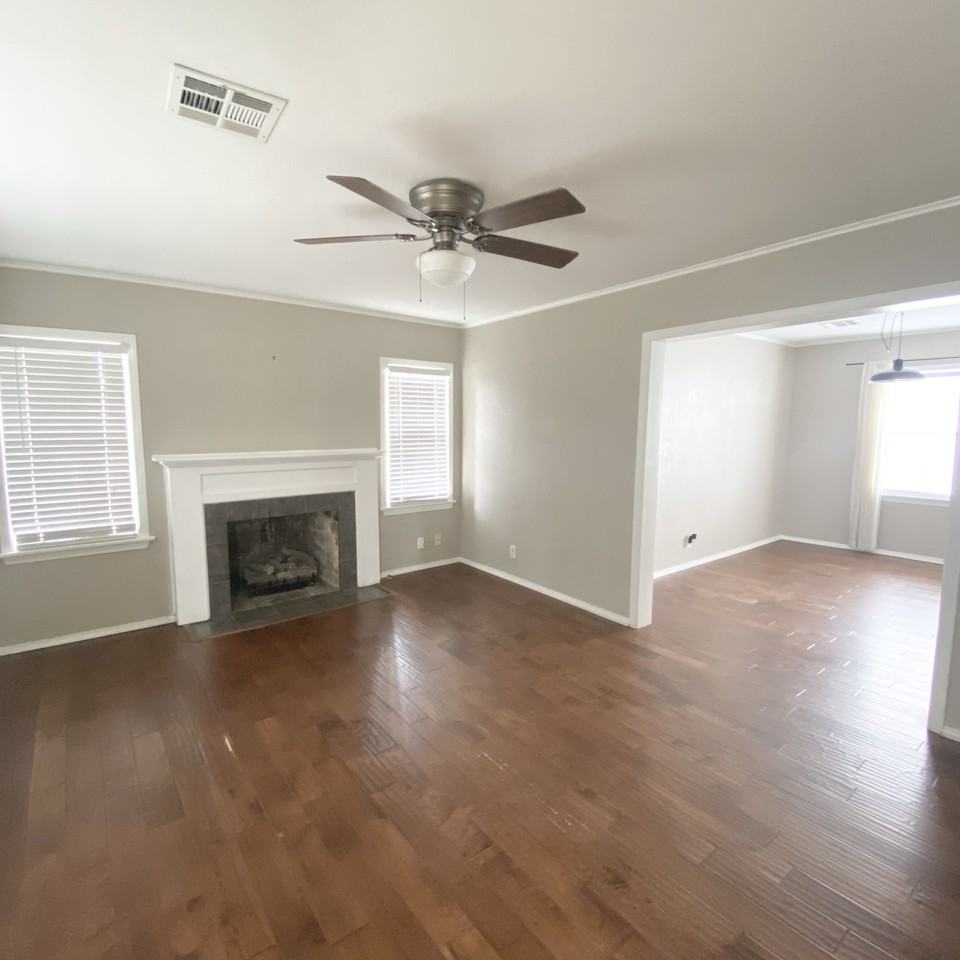 2803 E 1st Pl - Photo 3 of 24