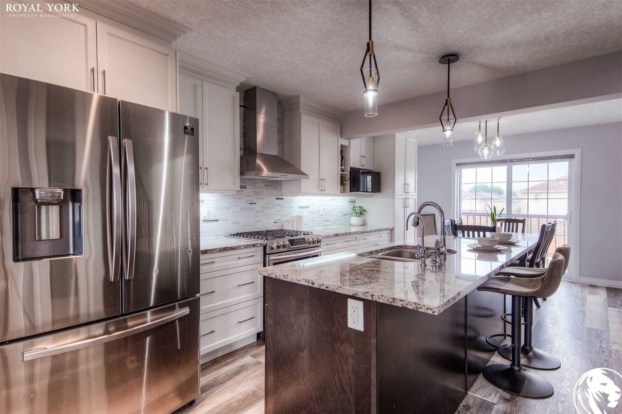 520 Wismer St - Photo 3 of 22