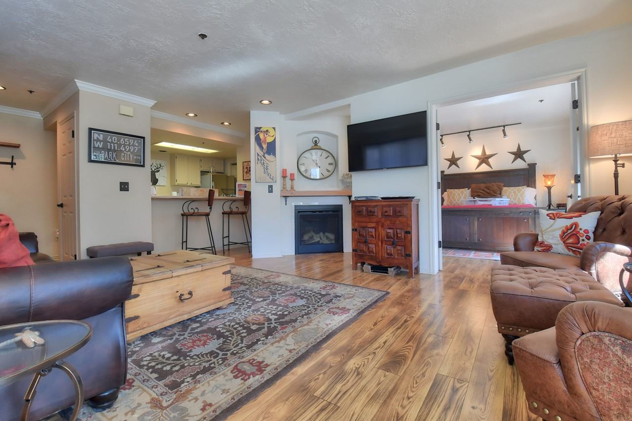 1402 Empire Avenue - Photo 3 of 22