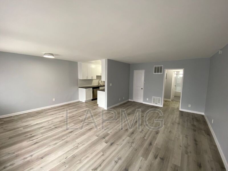 3905 Stevely Ave #7