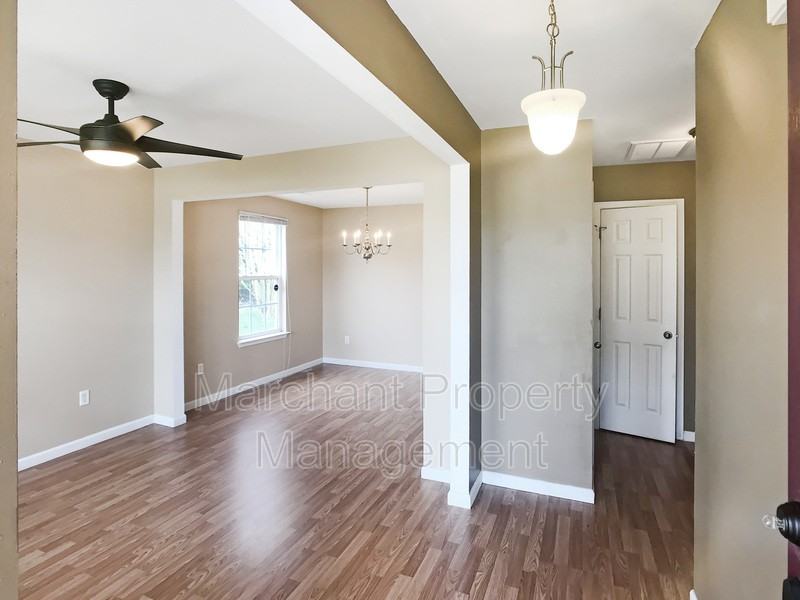 705 Cassie Marie Ct - Photo 4 of 26
