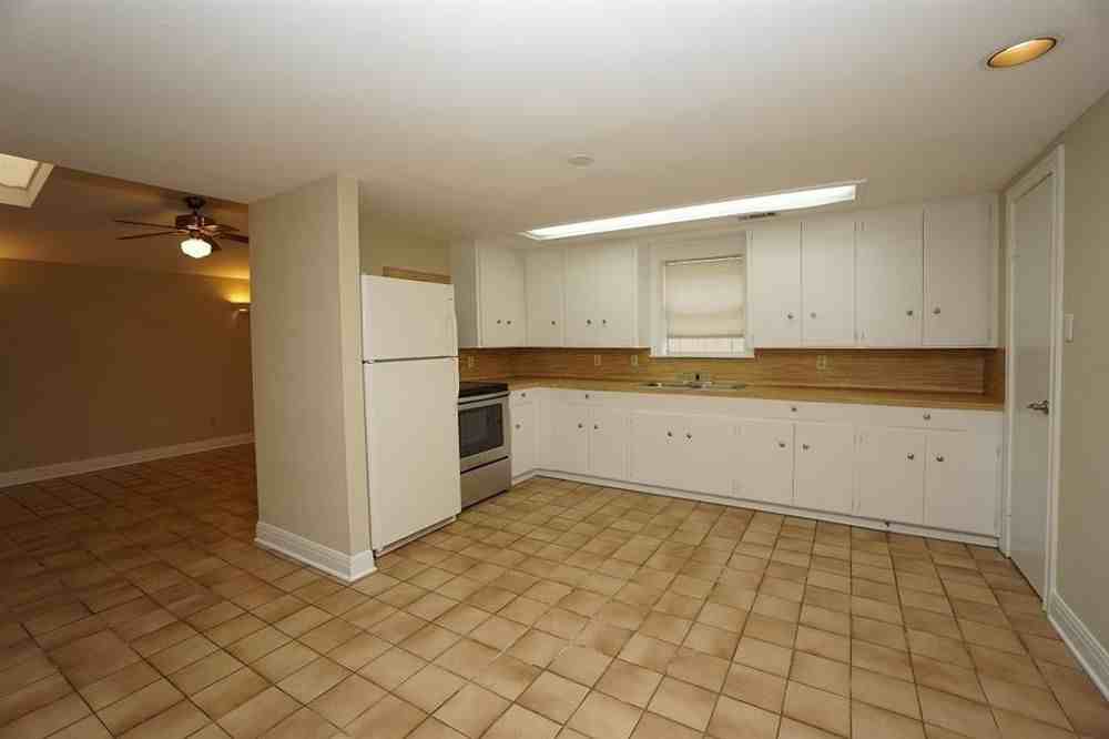2310 1/2 Dryden Rd - Photo 3 of 17