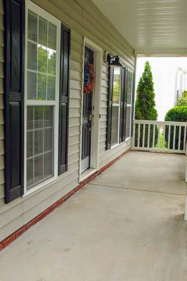 10604 Quarrier Dr - Photo 3 of 47