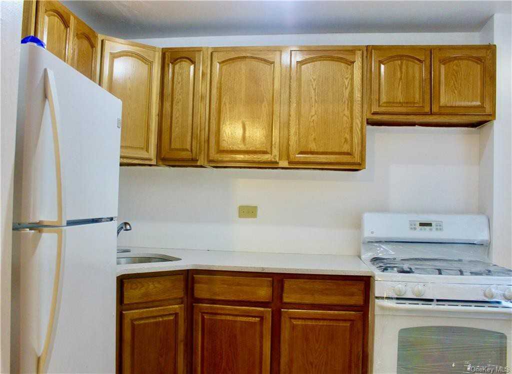 468 E 183rd St - Photo 3 of 14