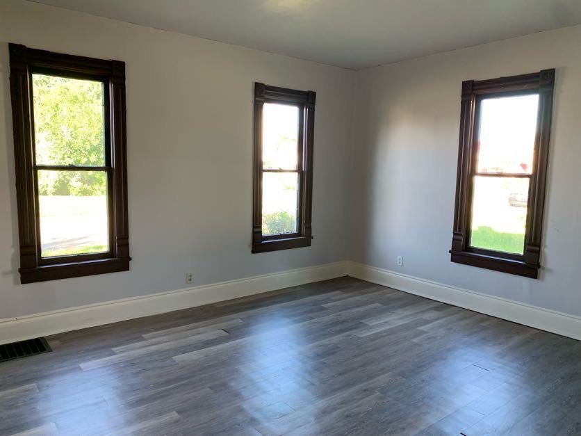 1000 7th St Ne - Photo 3 of 10