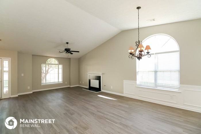 6695 Emerald Pointe Cir - Photo 3 of 16