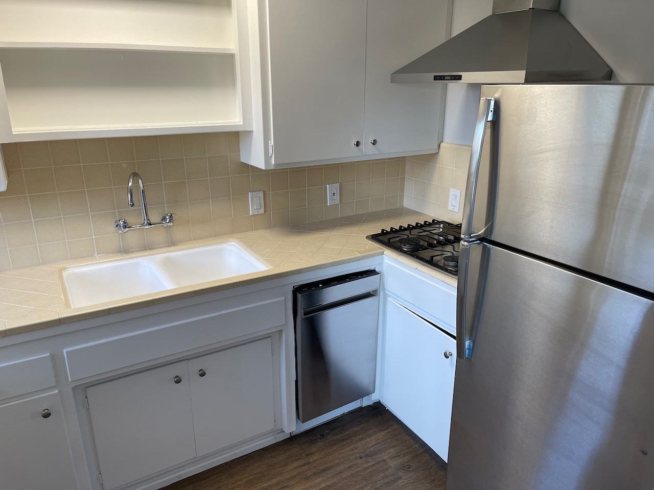 137 North Myrtle Avenue #6