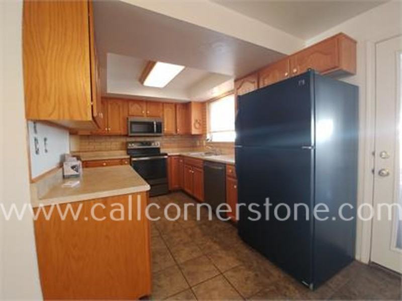 1246 Cree Dr - Photo 2 of 23