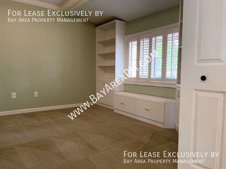 2022 Hampton Ave - Photo 3 of 13