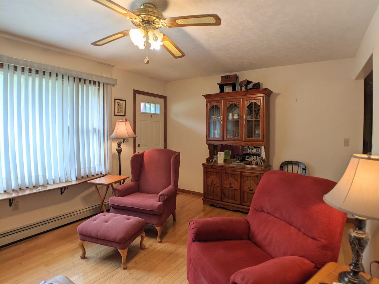 22 Emerald Dr #1 - Photo 4 of 25