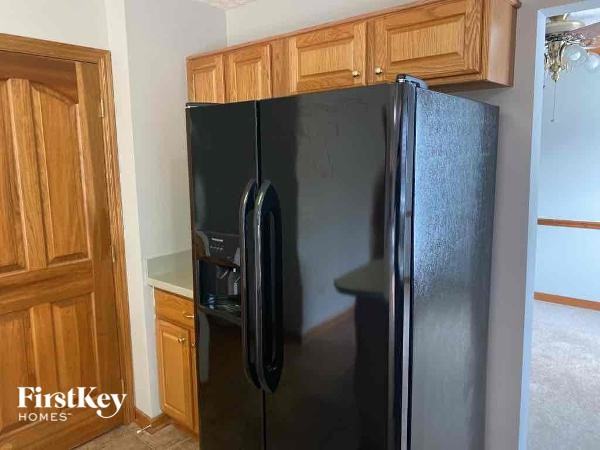 6313 Dietz Dr - Photo 3 of 8