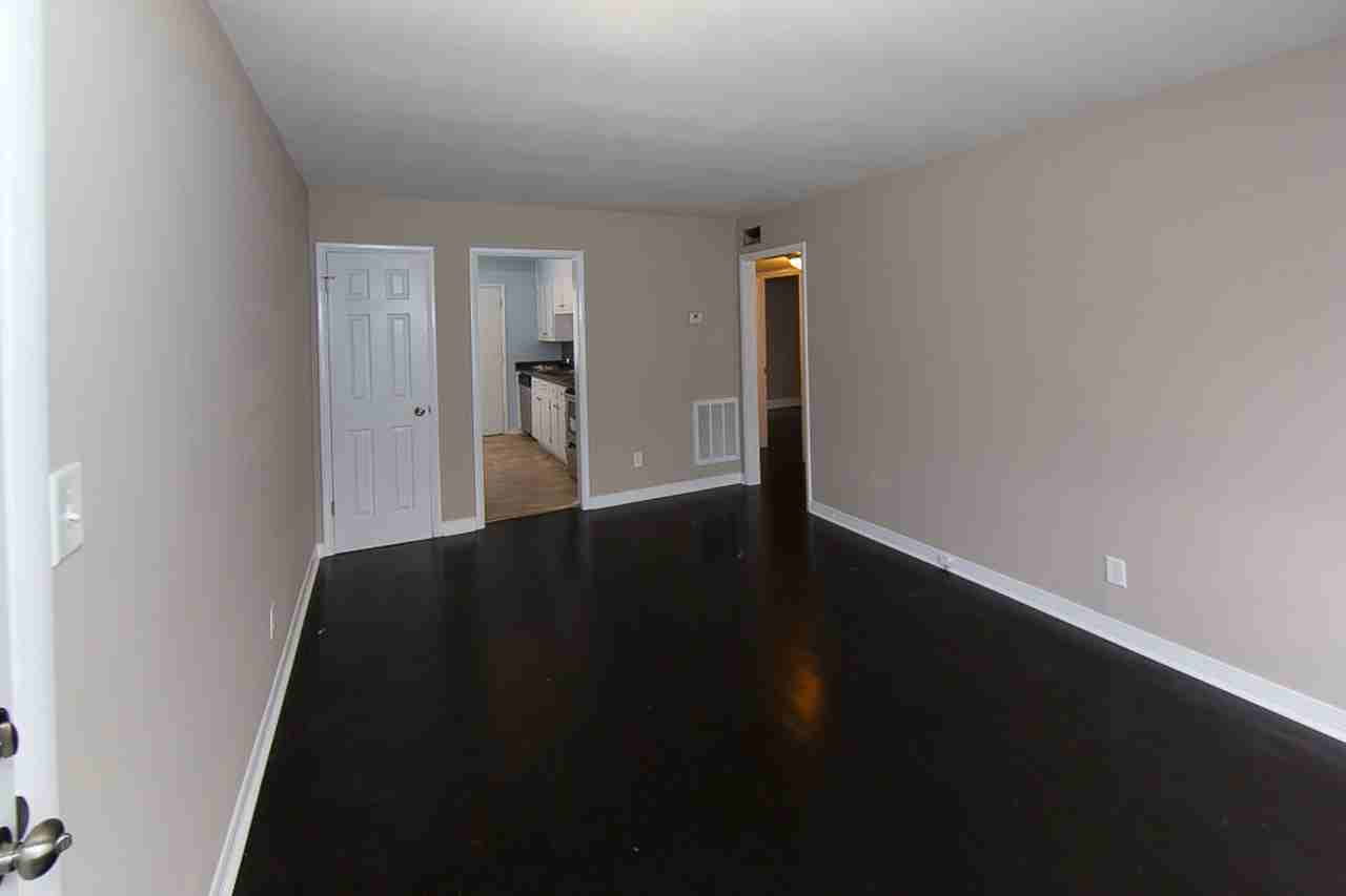 1952 Calmar St #200 - Photo 6 of 8