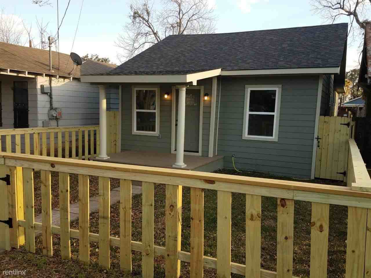 1016 Center St - Photo 2 of 28