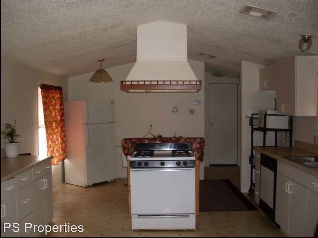 1160 San Ysidro St - Photo 3 of 3