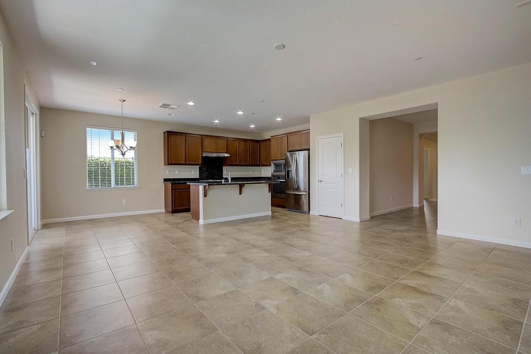 2100 Ranch View Dr - Photo 2 of 30