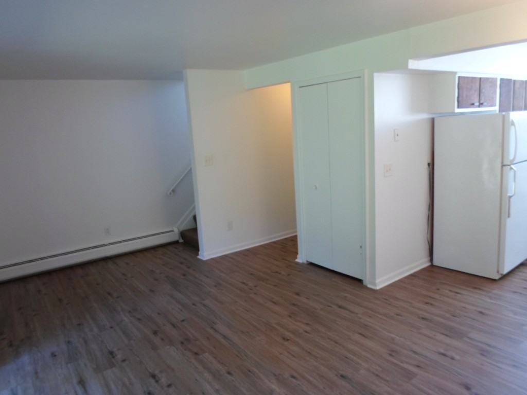 159 Huronview Ct - Photo 3 of 10