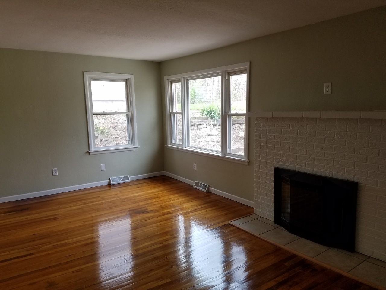 7 Louise Ct - Photo 2 of 8
