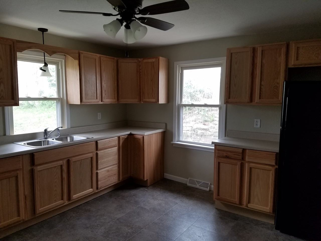 7 Louise Ct - Photo 3 of 8