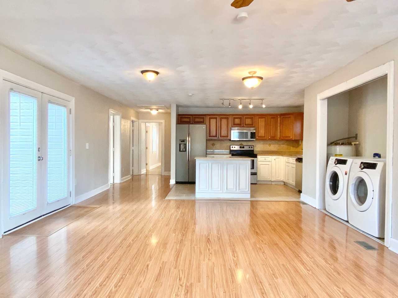 2922 Hollister Ave - Photo 3 of 13