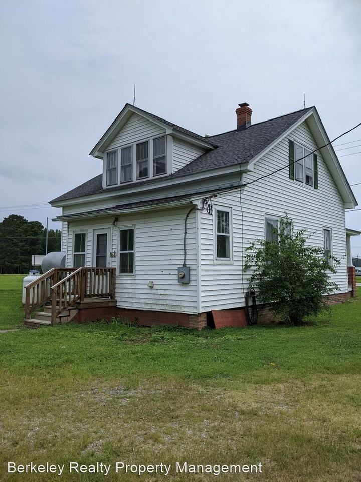 2736 Lewis B Puller Memorial Hwy - Photo 3 of 8