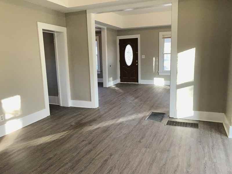 939 S Emporia Ave - Photo 2 of 18