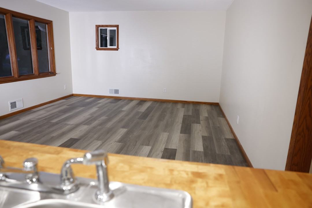 3306 39th Avenue Northeast - Photo 3 of 17