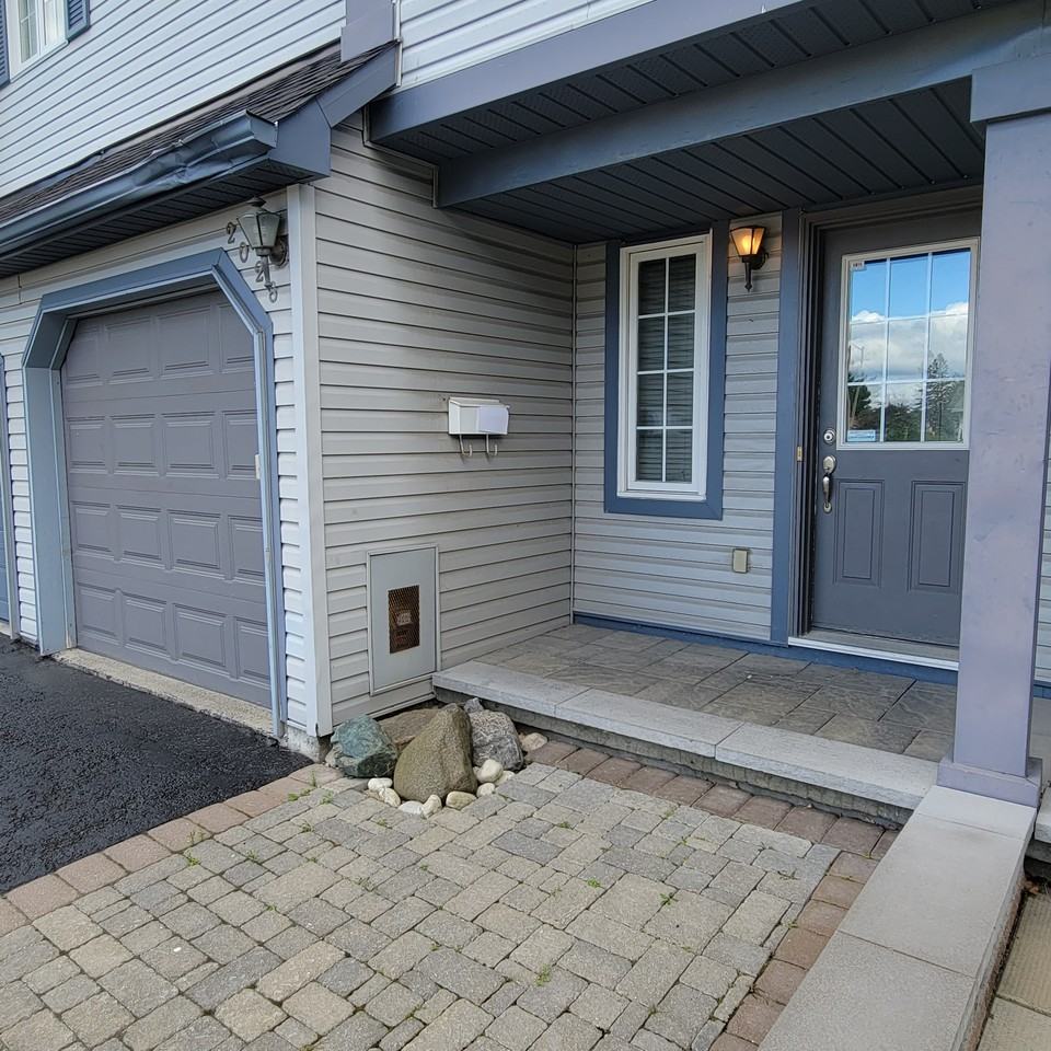 2028 Avenue P - Photo 2 of 14