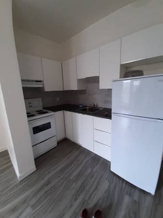 2390 Avenue Madison #304 — photo 3