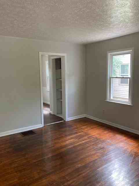 844 South Harris Avenue - Photo 2 of 21