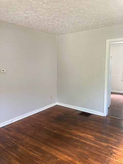 844 South Harris Avenue - Photo 3 of 21