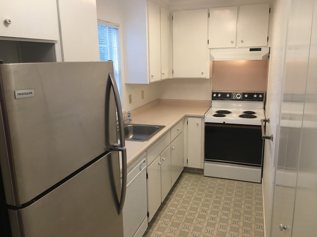 171 West Poplar Avenue #A - Photo 3 of 7