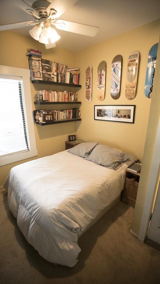 1060 Emory St - Photo 3 of 7