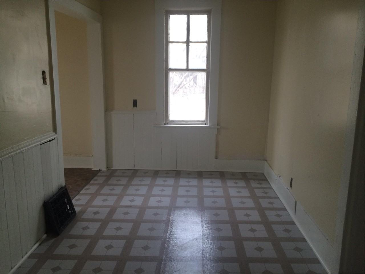 203 Sumner St - Photo 6 of 12