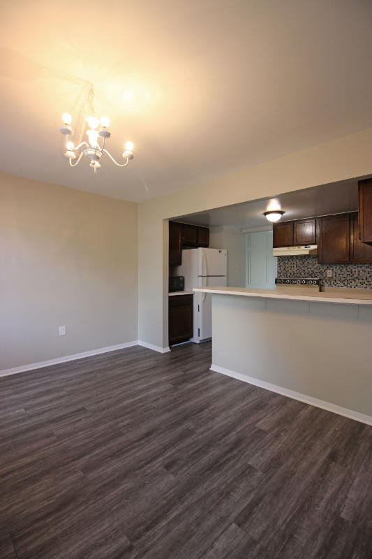 9659 Lindenbrook St - Photo 3 of 35