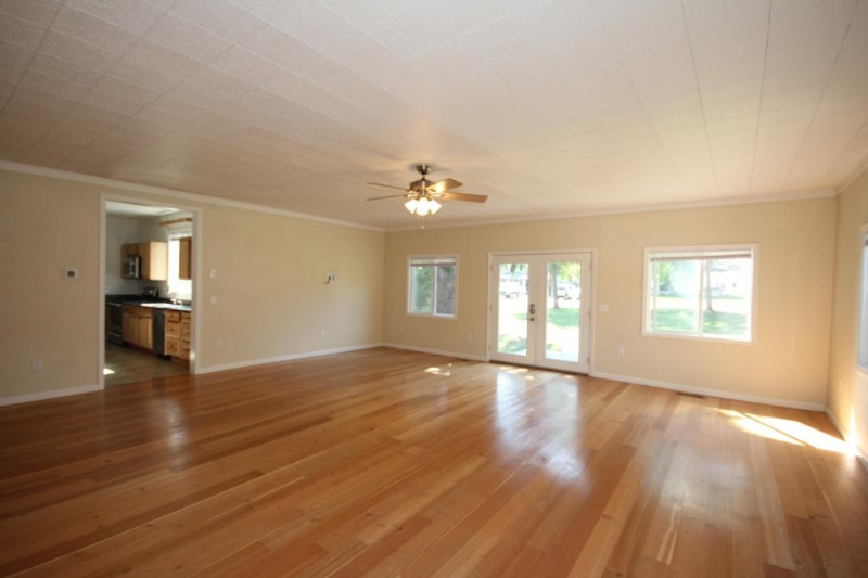 225 Karrow Ave - Photo 3 of 18