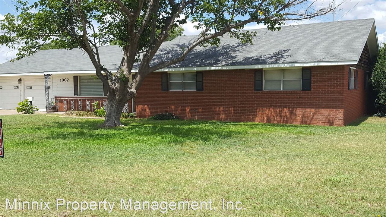 1002 Upland St - Photo 2 of 19