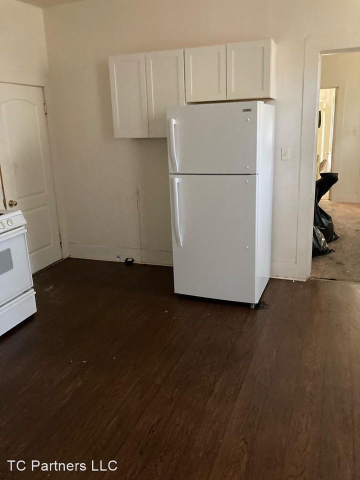 410 S Denby Ave - Photo 3 of 6