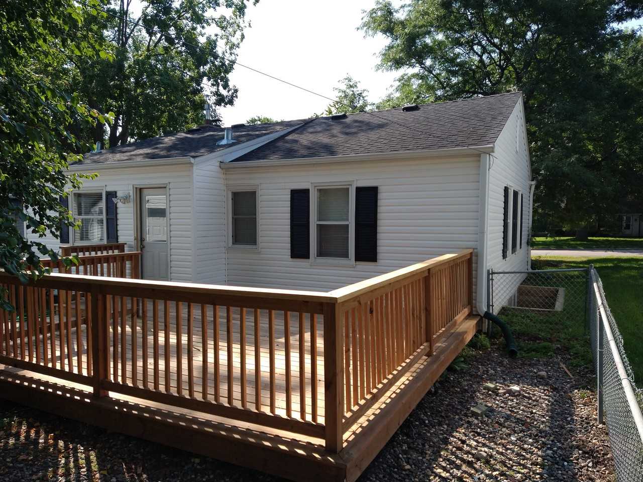 7910 Division St - Photo 3 of 28